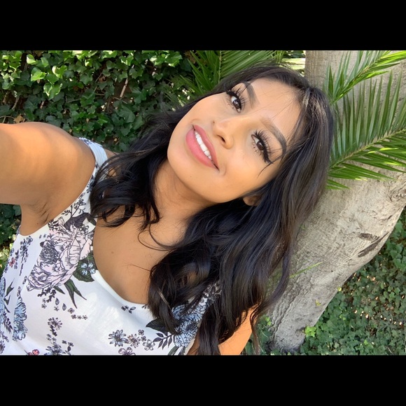 Meet your Posher, Anahi - Picture 5 of 8